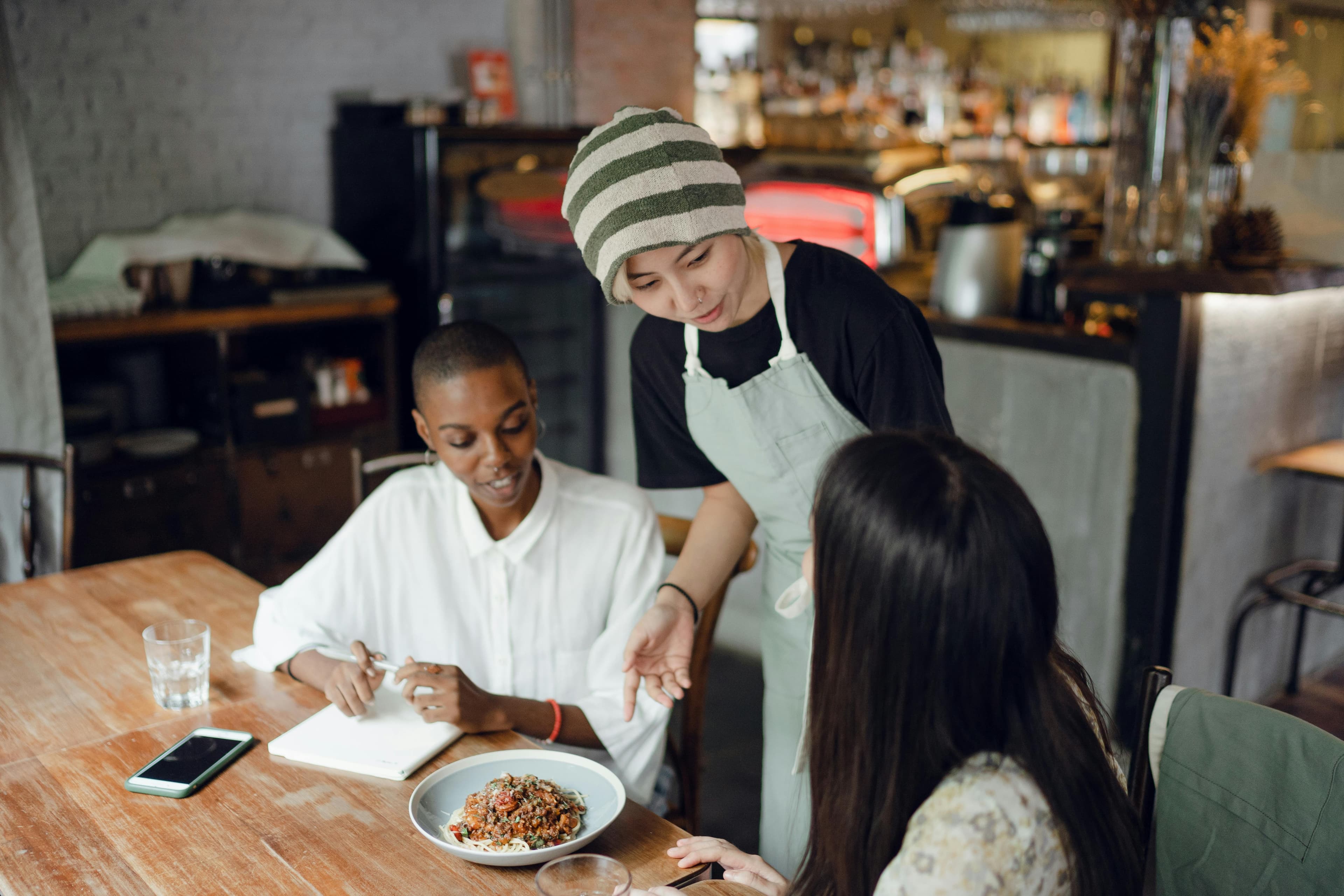 Boosting Table Turnover Rates Without Rushing Guests